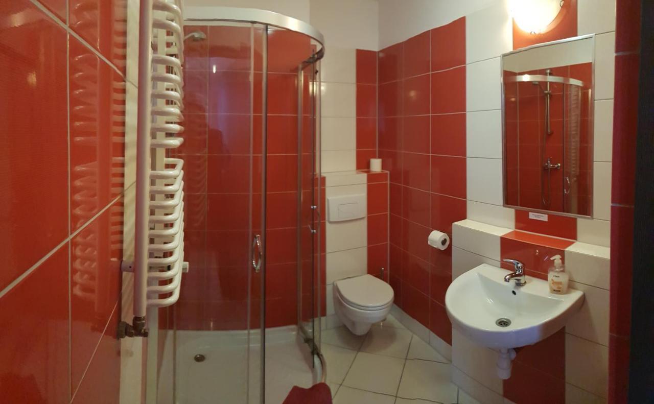 Hotelik Kameleon Pokoje Goscinne Явор Экстерьер фото